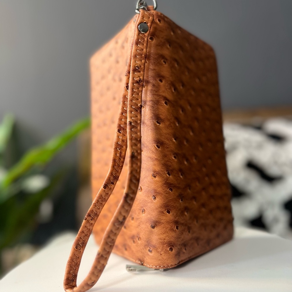 Wristlet - Picture 15 of 16